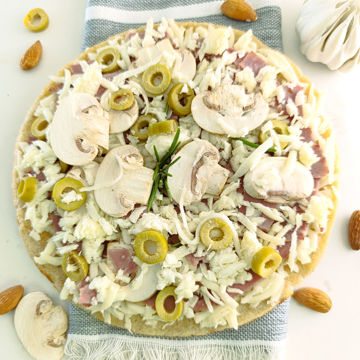 پیتزا ژامبون گوشت و مرغ رژیمی - نیمه آماده تک نفره | کتوژنیک - با آرد بادام