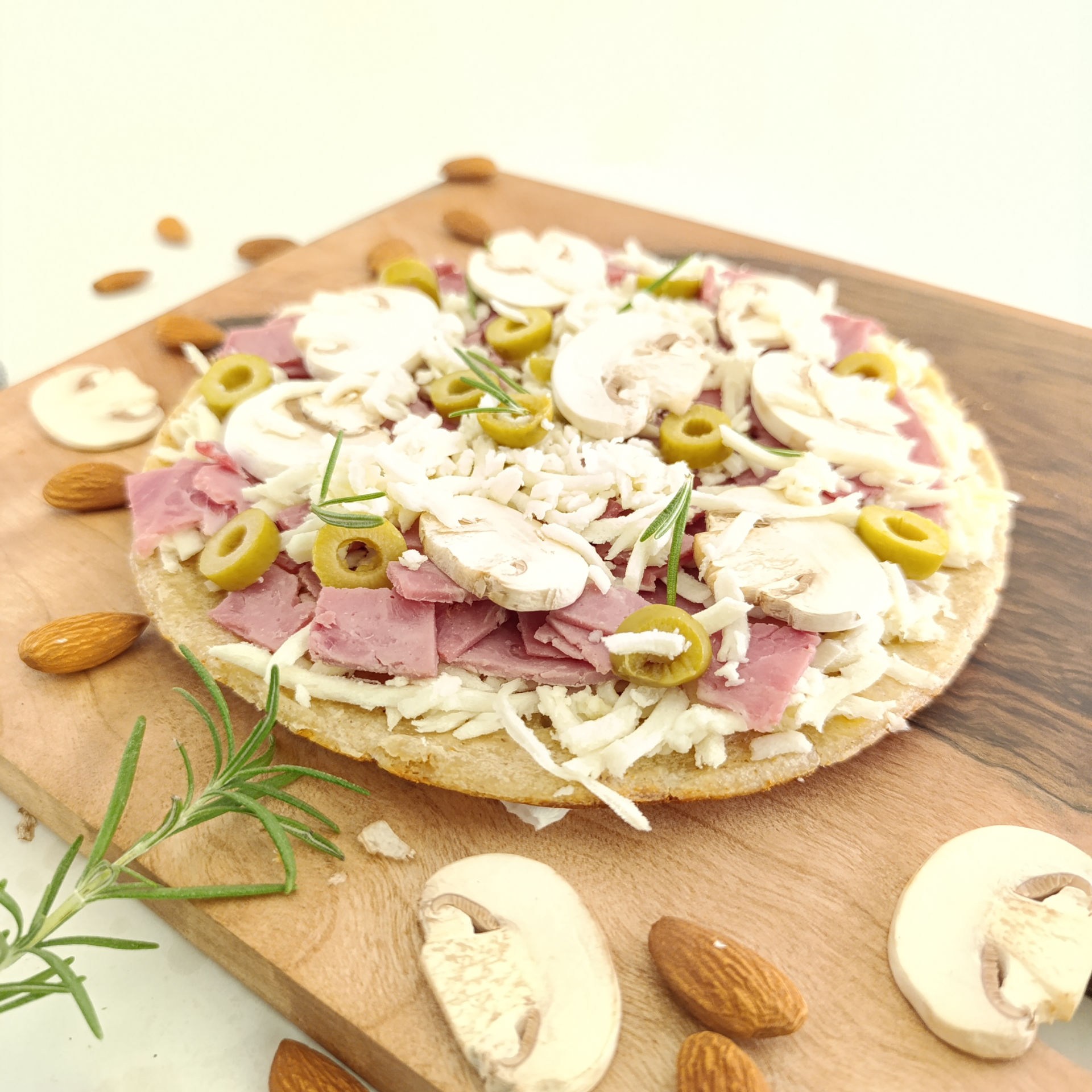 نان پیتزا پیش پخت تک نفره 100 گرمی رژیمی | کتوژنیک - با آرد بادام - بسته 3 و 6 تایی