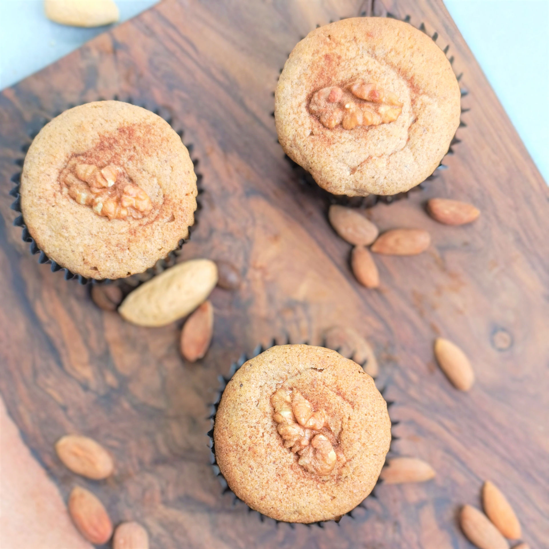 کاپ کیک گردو دارچین رژیمی و پروتئینه با آرد بادام و استویا - شیرین اما بدون قند (کتوژنیک)