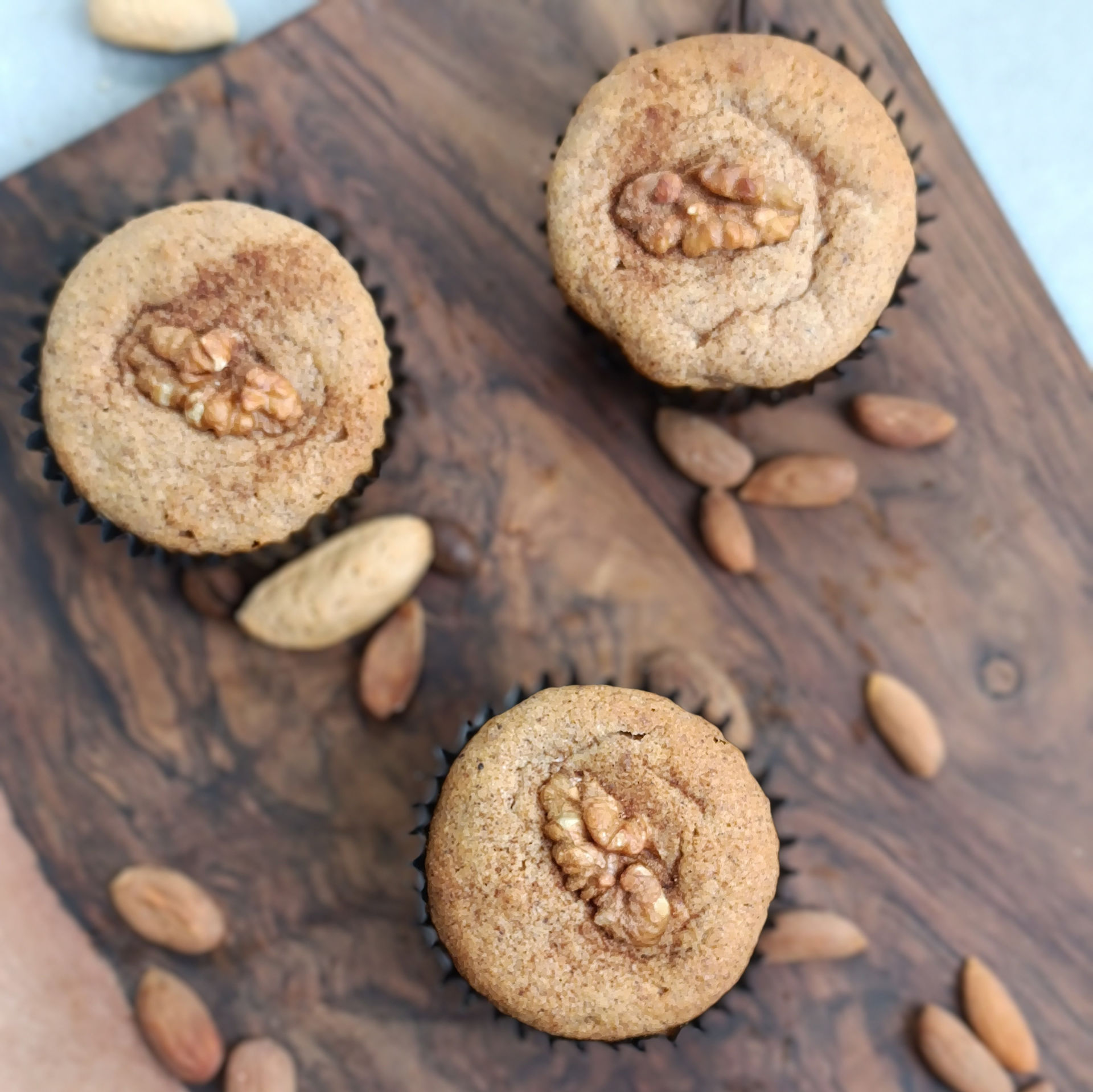 کاپ کیک گردو دارچین رژیمی و پروتئینه با آرد بادام و استویا - شیرین اما بدون قند (کتوژنیک)