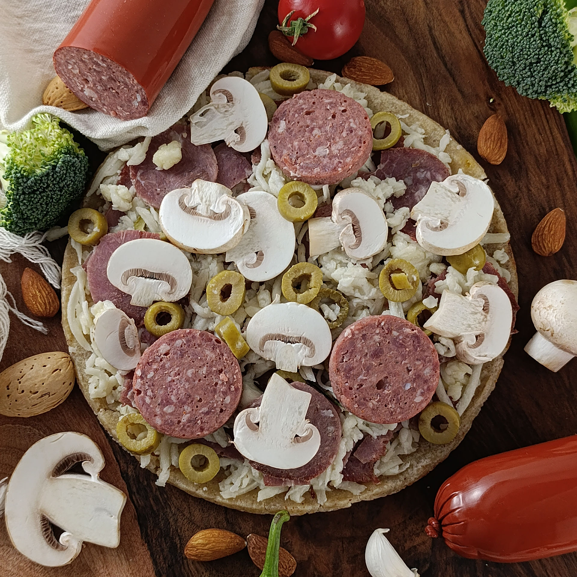 پیتزا سوجوک رژیمی - نیمه آماده تک نفره | کتوژنیک - با آرد بادام