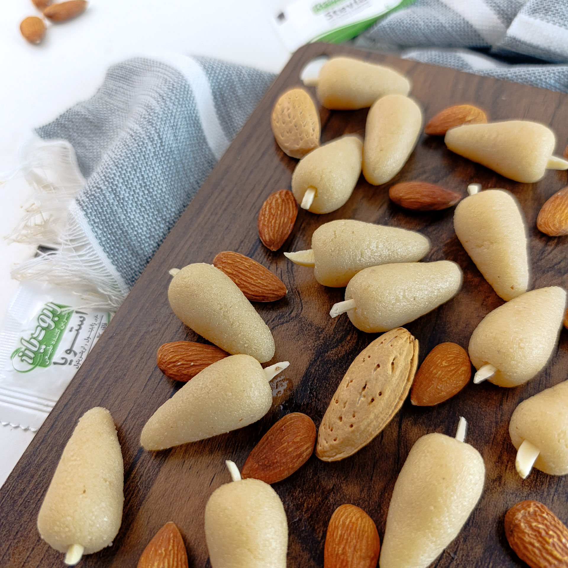 شیرینی توت بادام رژیمی| کتوژنیک و دیابتیک- شیرین شده با استویا- شیرین اما بدون قند