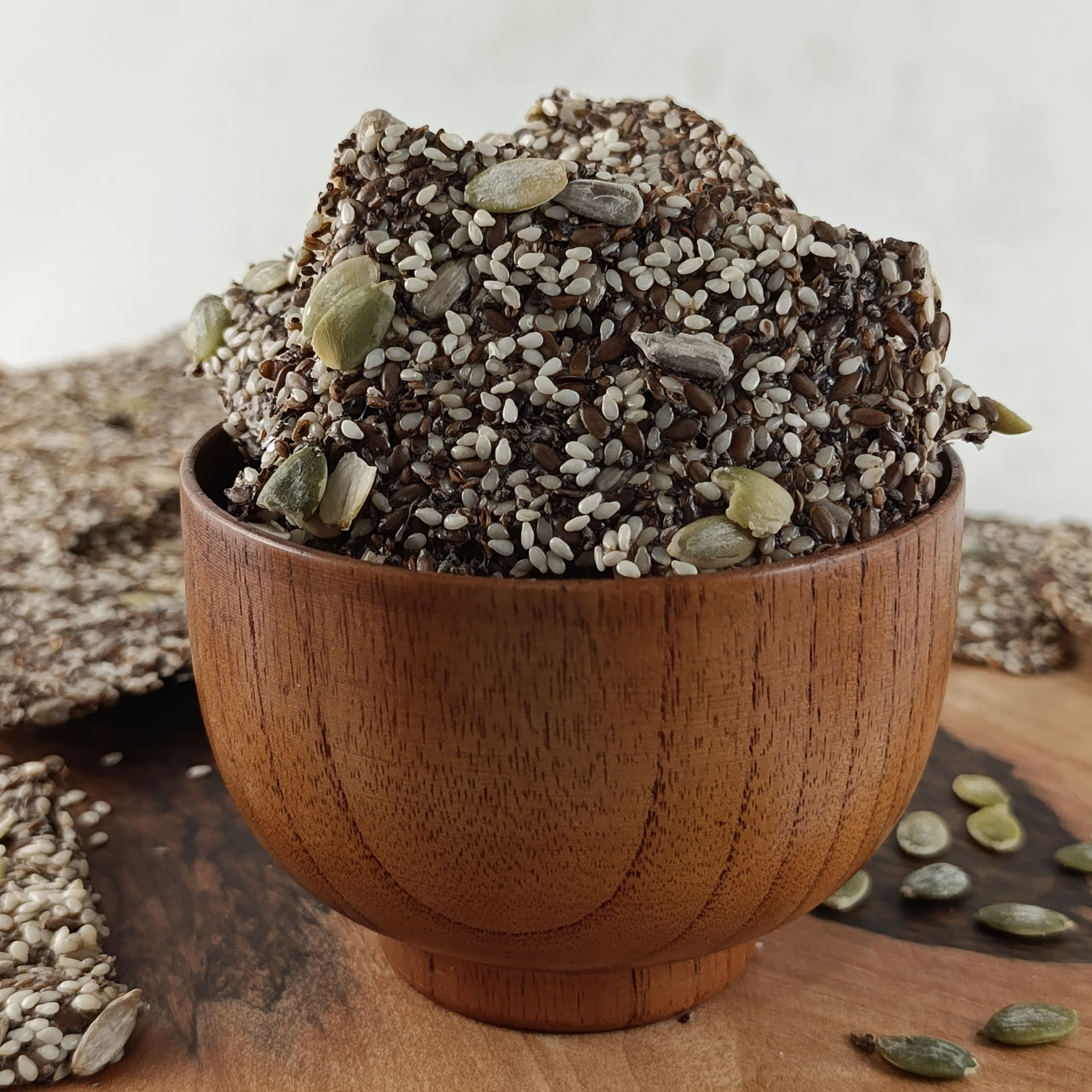 کراکر هفت دانه نمکی - 100% رژیمی و فاقد گلوتن| کتوژنیک - دیابتیک - وگن